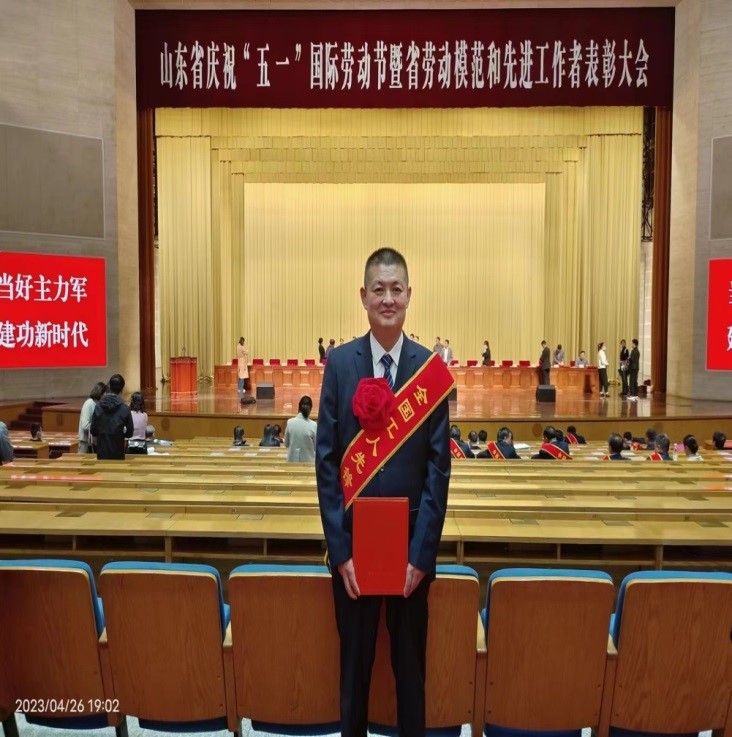 焊花点亮奋斗的青春 全国工人先锋号：维多利亚vic003股份铝焊接班(图1)